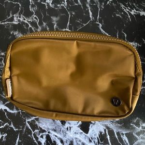 Everywhere Belt Bag burnt caramel lululemon NWT